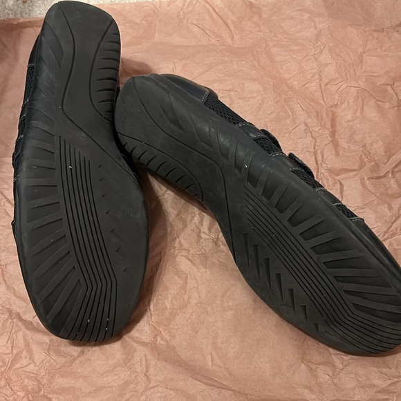 Walking Cradles Sz 12 Slip On Black Sneakers - Picture 3 of 7